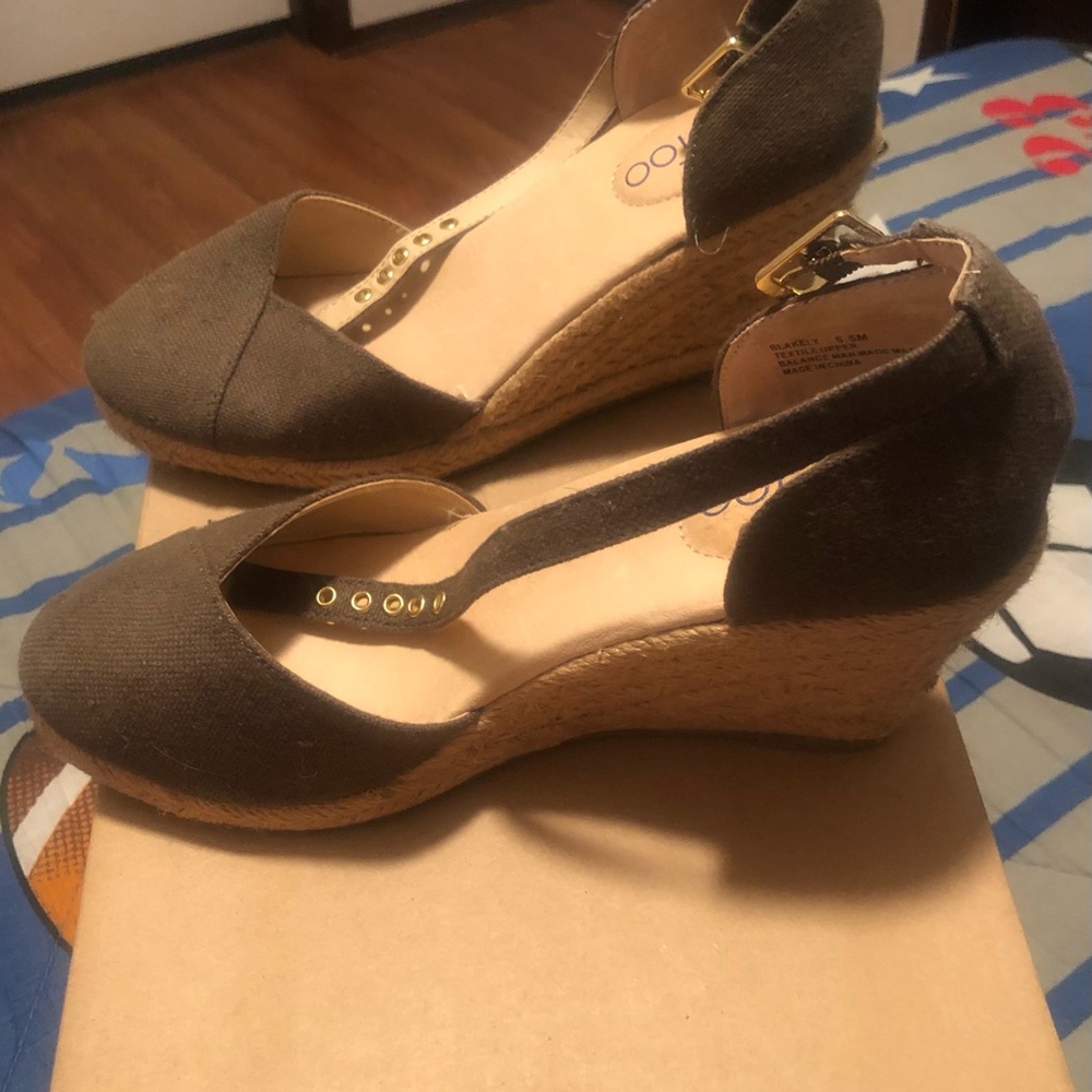 Espadrilles - Picture 3 of 6